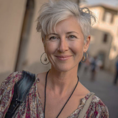 B. Judit profilképe